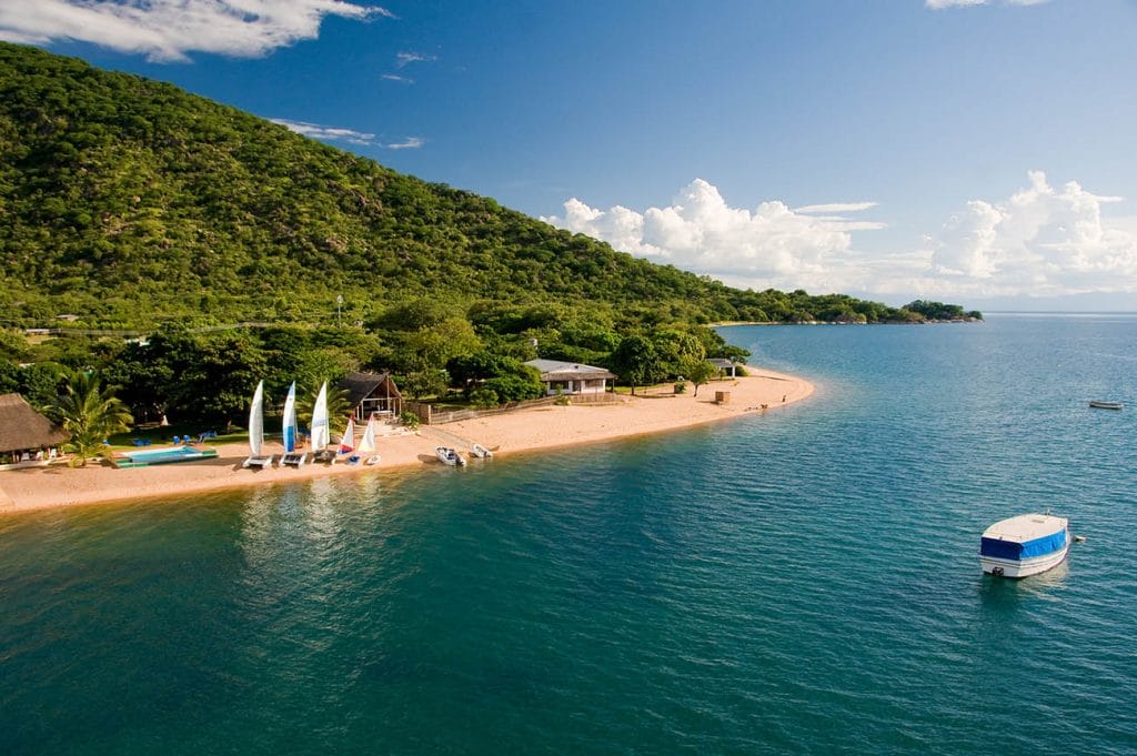 PLACES-TO-VISIT-IN-LAKE-MALAWI