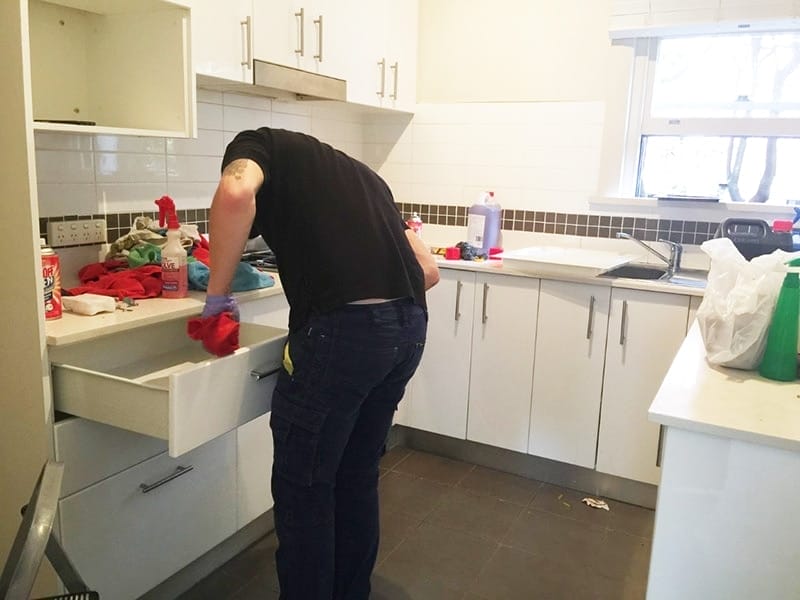 renigen-cleaning-house-move-sydney-3