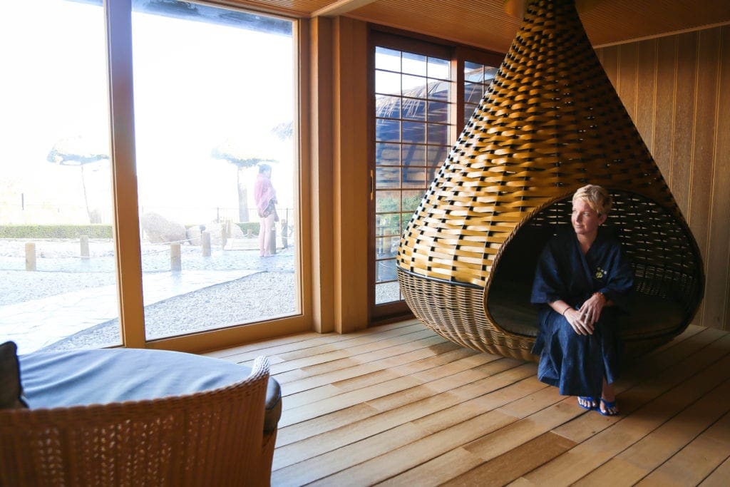 Japanese-bath-house-in-blue-mountains