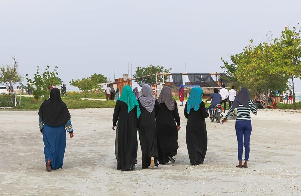 Maafushi-island-maldives-local-people