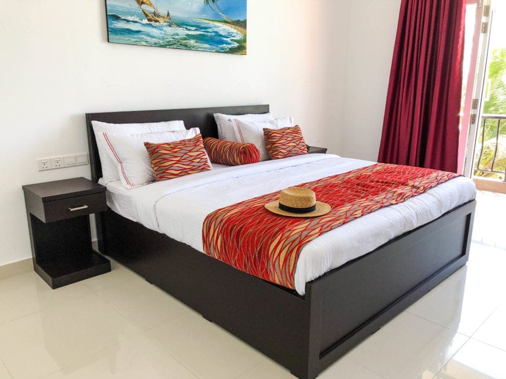 Crystal-Resort-Dikwella-1 - Londoner In Sydney