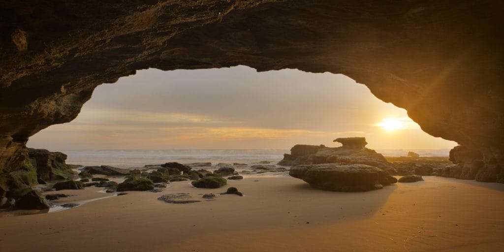 caves-beach-sunrise-australia-best-beaches