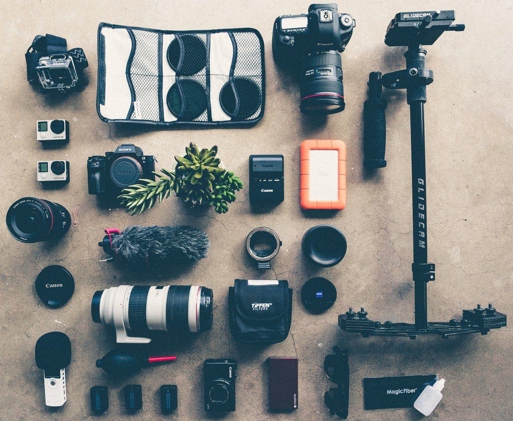 flatlay-camera-equipment-living-comparison-england-v-australia