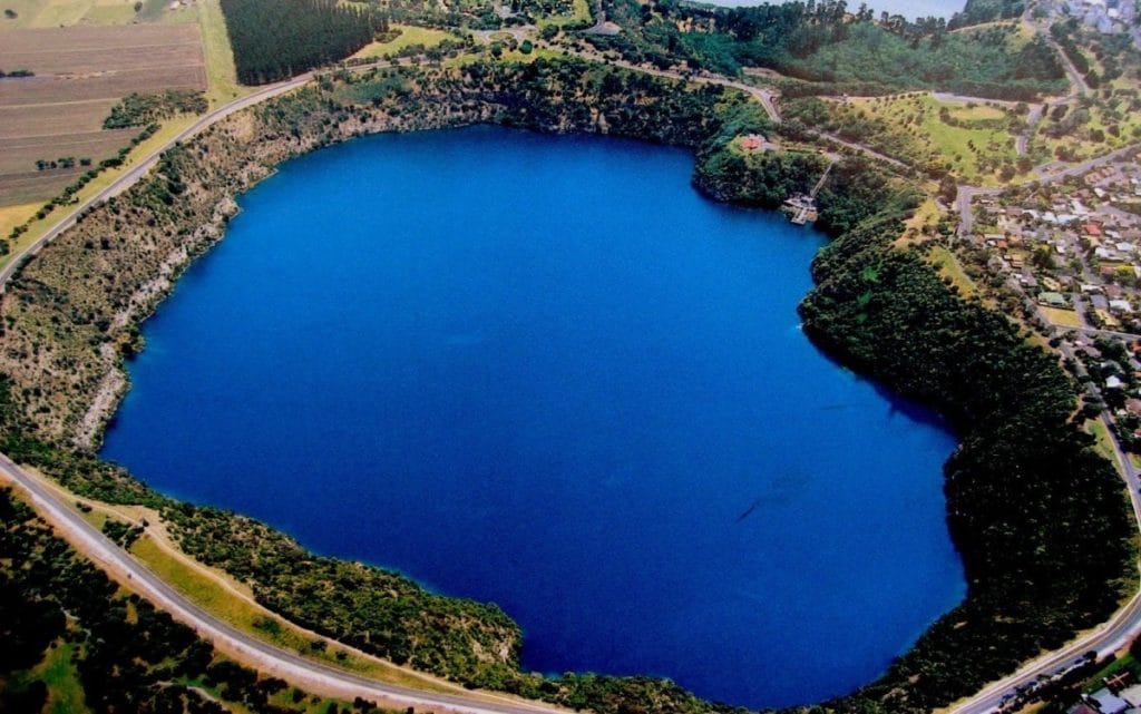 blue-lake-mount-gambier - Londoner In Sydney blue-lake-mount-gambier