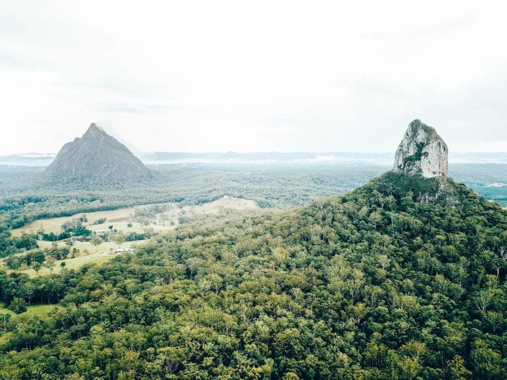 Glass-house-mountains-accommodation-drone - Londoner In Sydney Glass-house-mountains-accommodation-drone