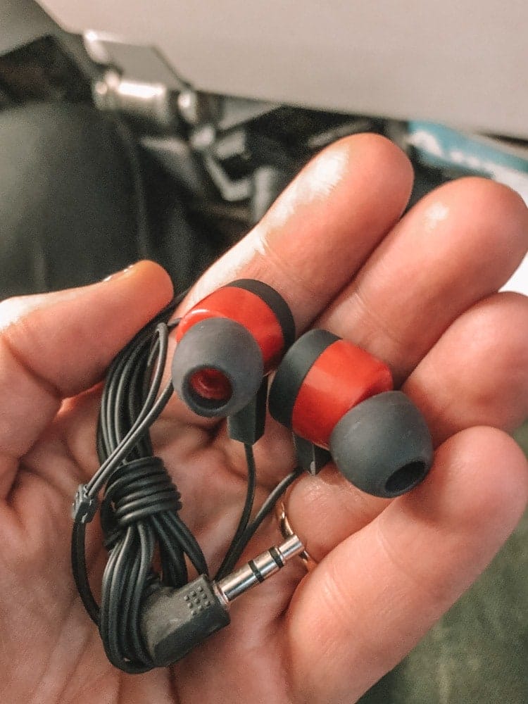 headphones-american-airlines-flight