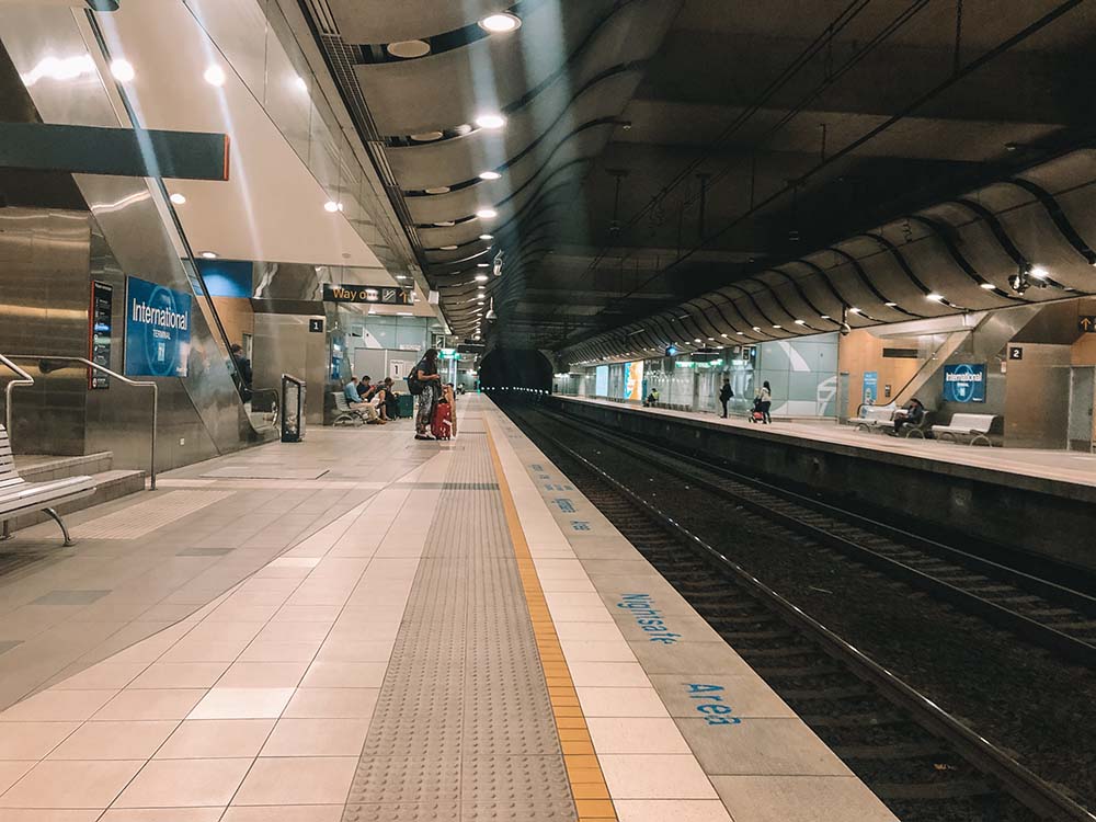 australia-to-england-sydney-airport-train