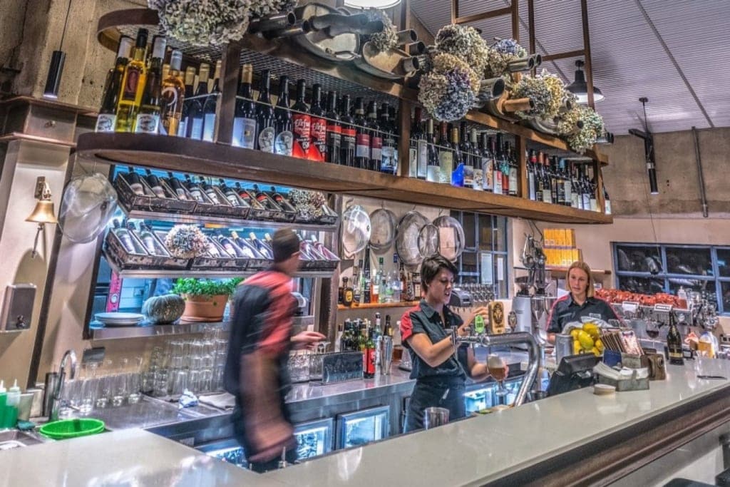 Leura-Garage-Bar-David-Hill.1-1024x621-1300x867-1-1024x683-1 - Londoner In Sydney