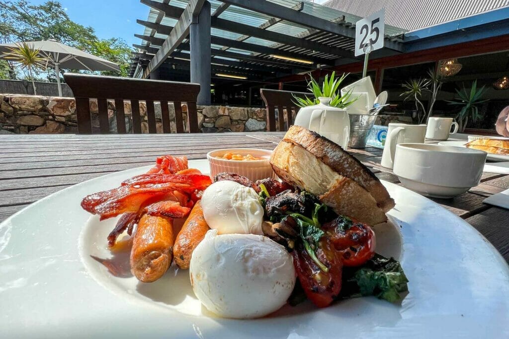 palm-bay-island-breakfast - Londoner In Sydney full-breakfast-whitsundays