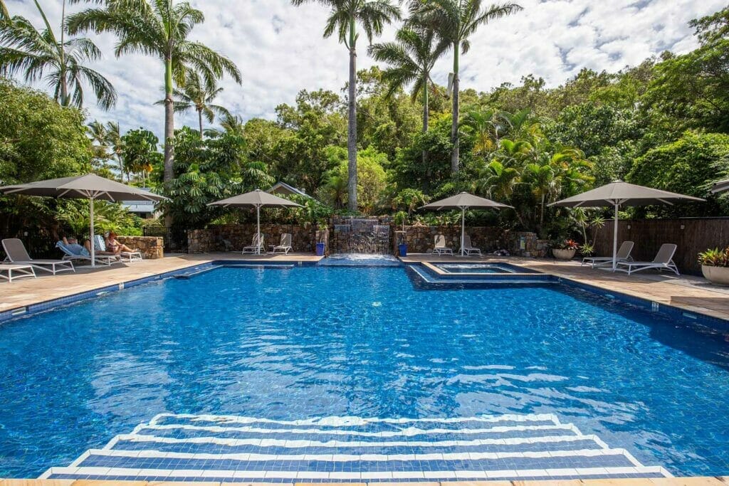 palm-bay-resort-swimming-pool - Londoner In Sydney palm-bay-resort-swimming-pool