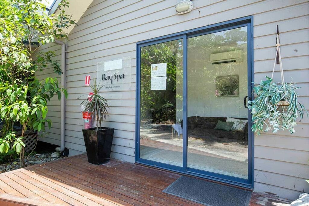 day-spa-entrance