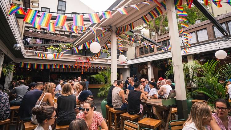 the-beresford-hotel-best-gay-bars-in-sydney - Londoner In Sydney gay-night-club-in-sydney-purple-lights