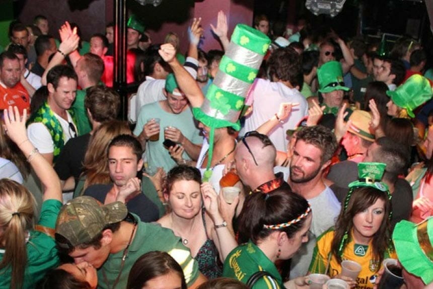 irish-people-dancing-in-nightclub