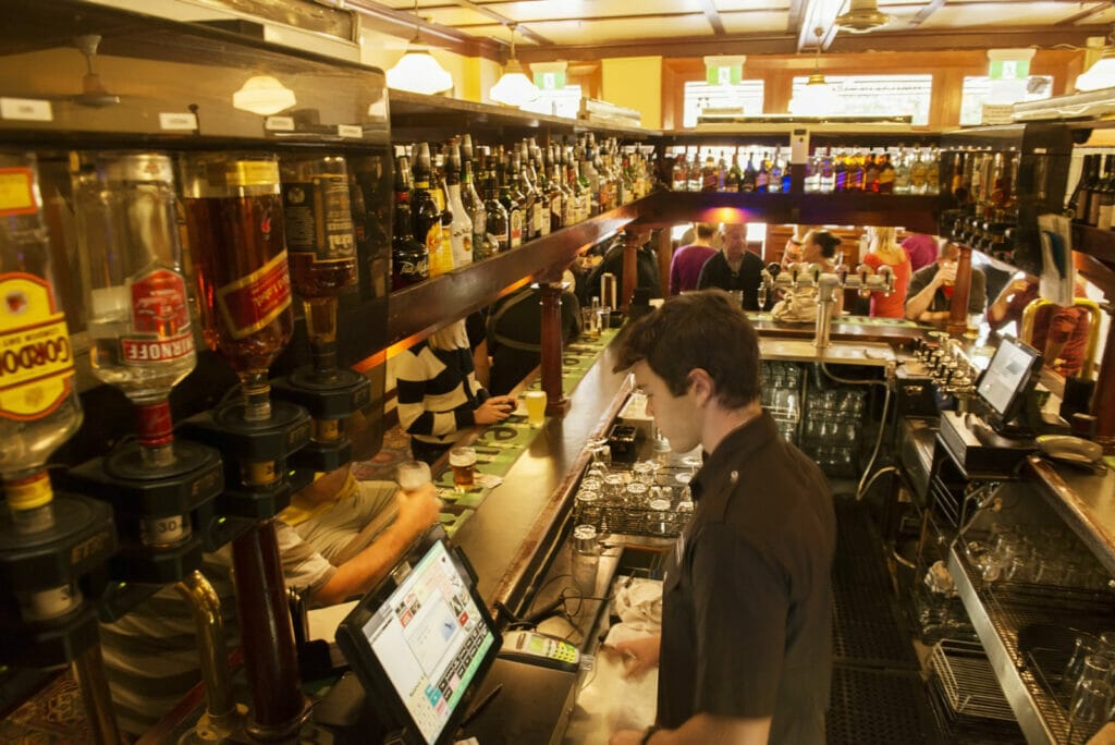 Sydneys-oldest-pub-the-Fortune-of-War- - Londoner In Sydney fortune-of-war-best-english-pubs-in-sydney