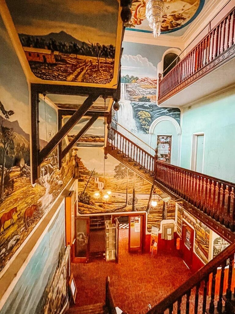 pricilla-the-palace-hotel-broken-hill