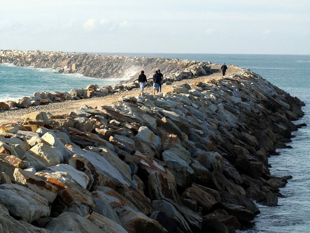 yamba-breakwall - Londoner In Sydney yamba-breakwall