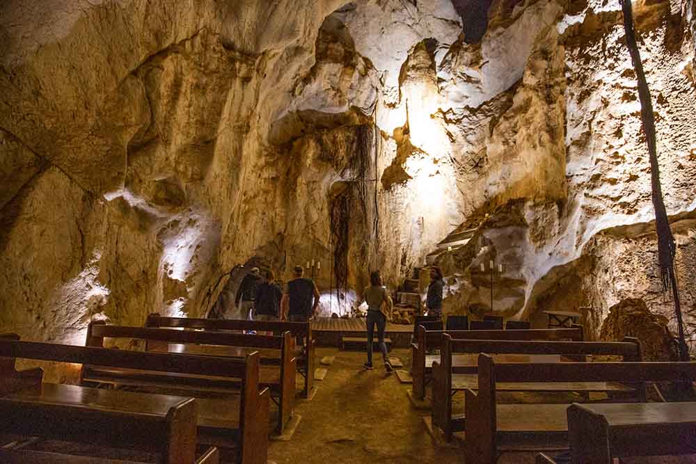 cathedral-cave-tour-capricorn-caves - Londoner In Sydney cathedral-cave-tour-capricorn-caves