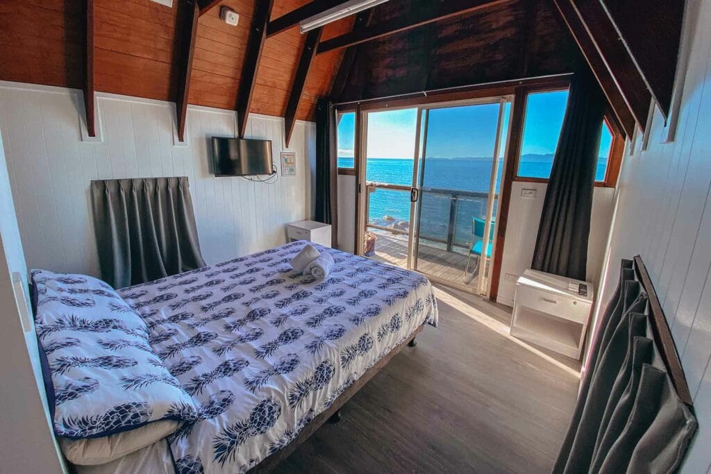 base-magnetic-island-review