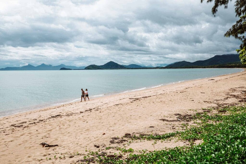 four-mile-beach-cairns - Londoner In Sydney four-mile-beach-cairns