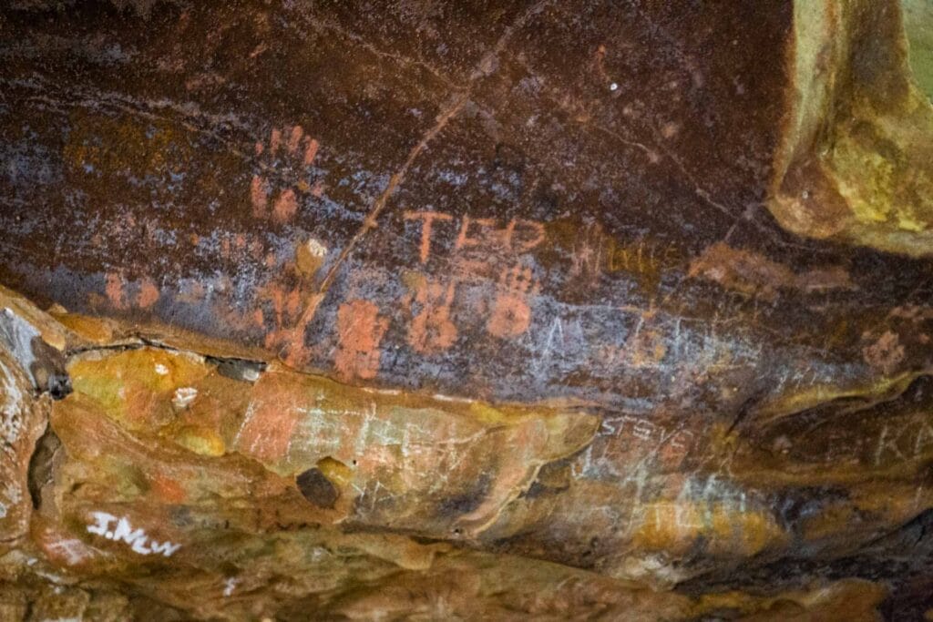 cania-gorge-aboriginal-rock-art - Londoner In Sydney cania-gorge-aboriginal-rock-art
