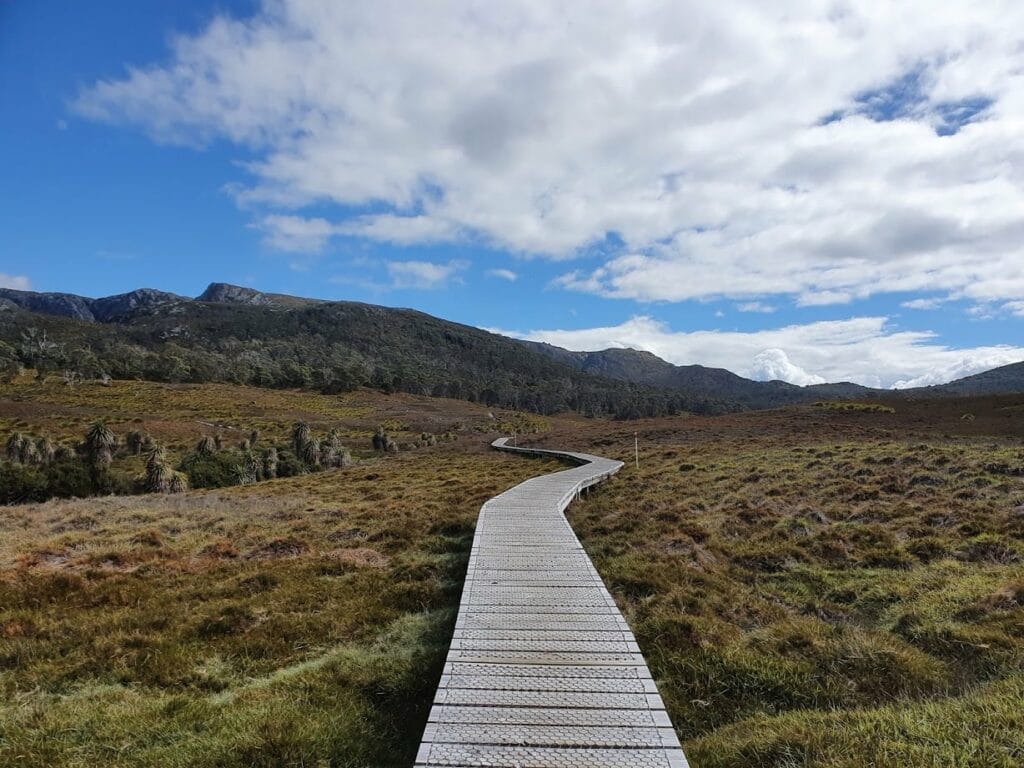 The-Lake-Lilla-Walk-Tasmania