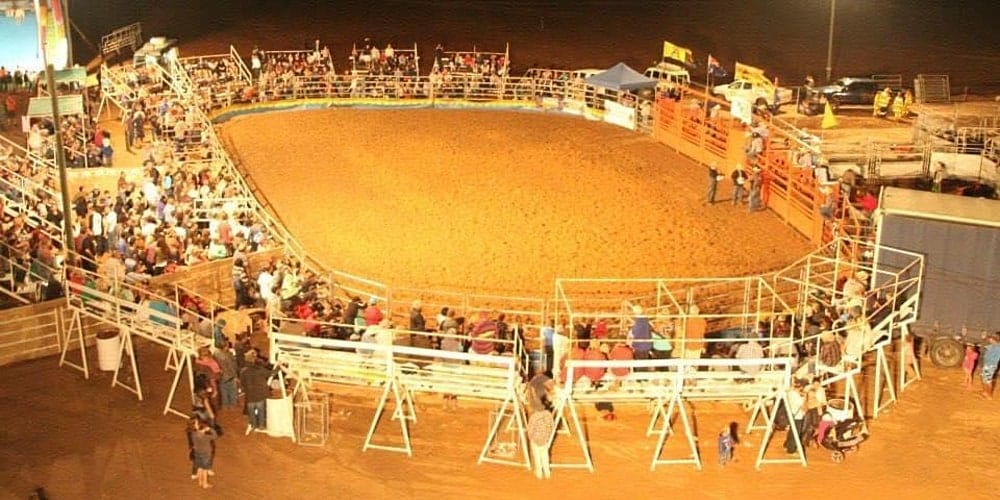black-opal-bull-and-bronc-ride