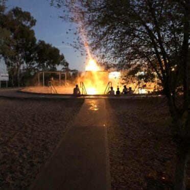 lightning-ridge-bore-baths