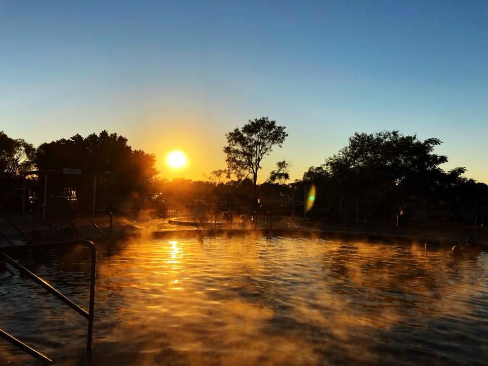 artisan-bore-baths-lightning-ridge-sunrise