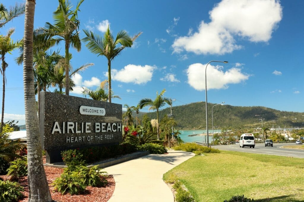 Airlie-Beach-sign - Londoner In Sydney Airlie-Beach-sign
