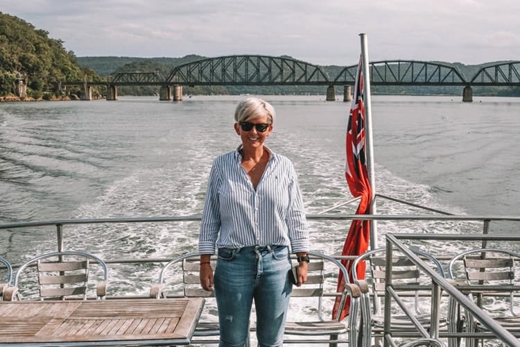 river-boat-postman-cruise