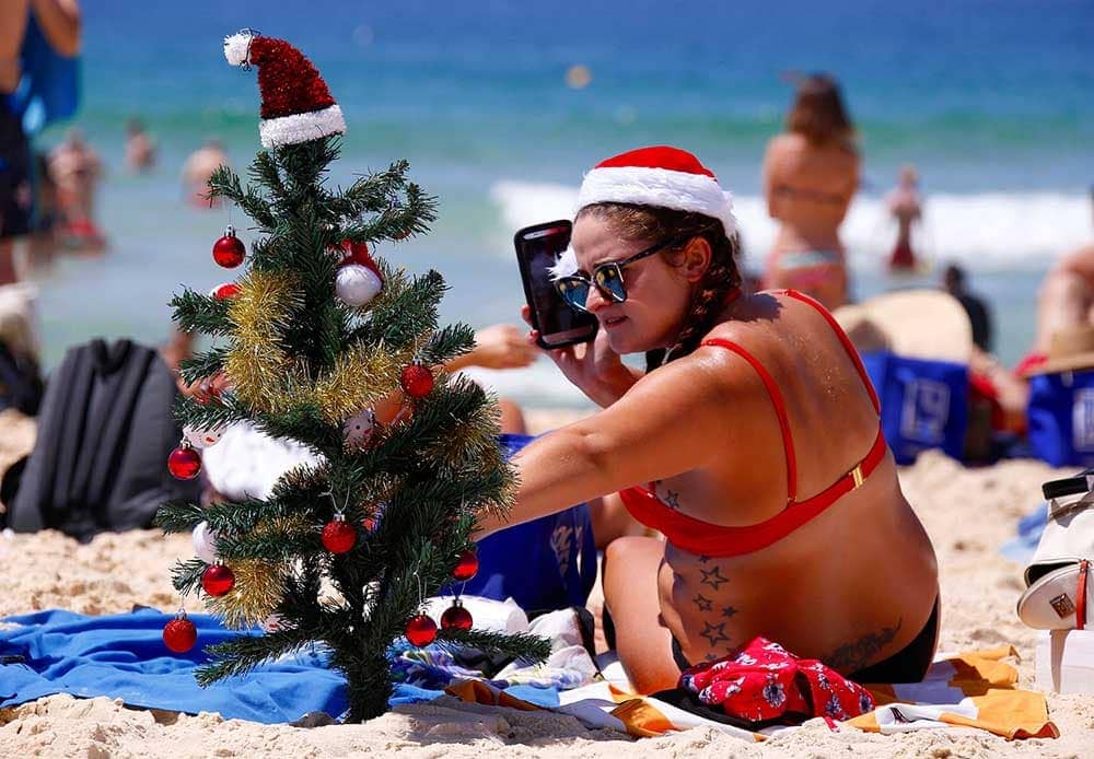 christmas-day-bondi-beach-australia - Londoner In Sydney christmas-day-bondi-beach-australia