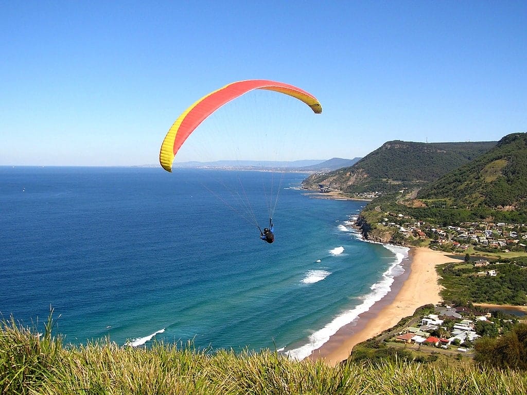 paragliding-stanwell-tops - Londoner In Sydney paragliding-stanwell-tops