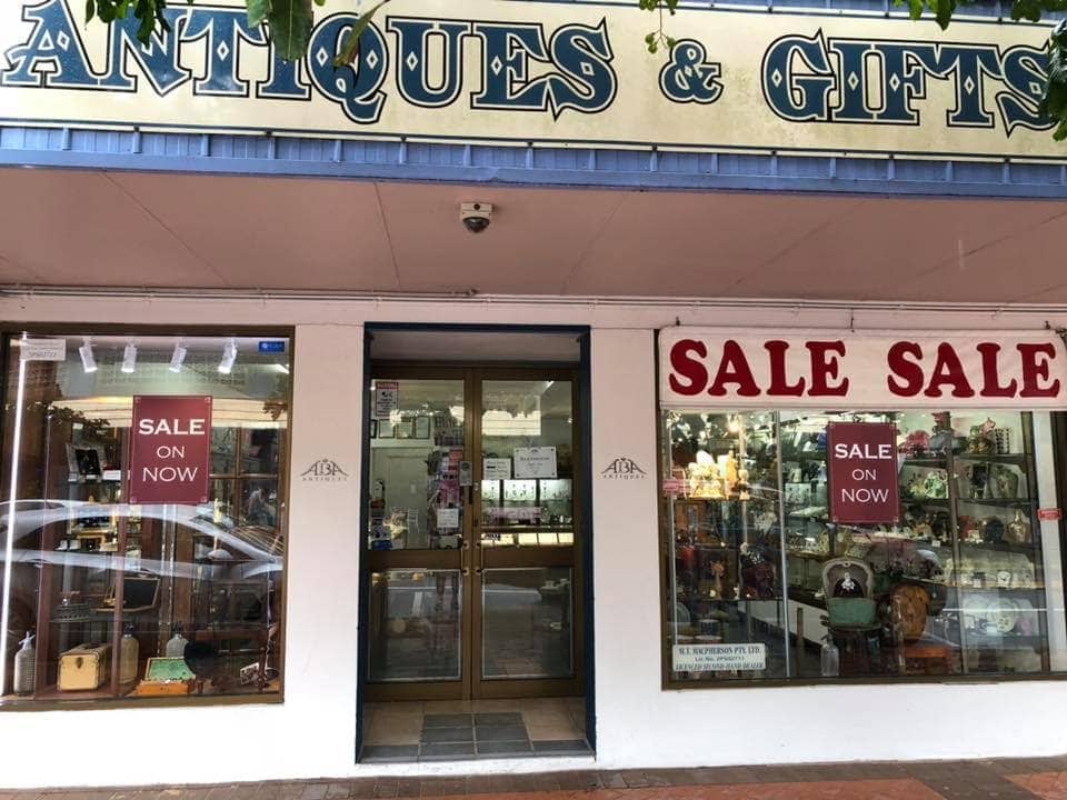 avoca-beach-antiques-shop