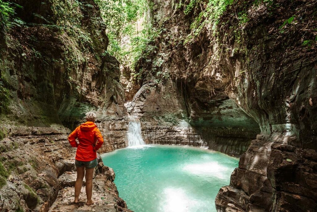 waimarang-waterfall-path-sumba