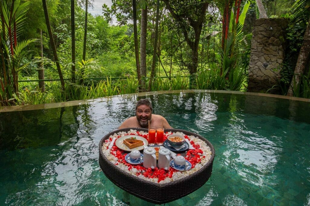 floating-breakfasts-bali - Londoner In Sydney floating-breakfasts-bali