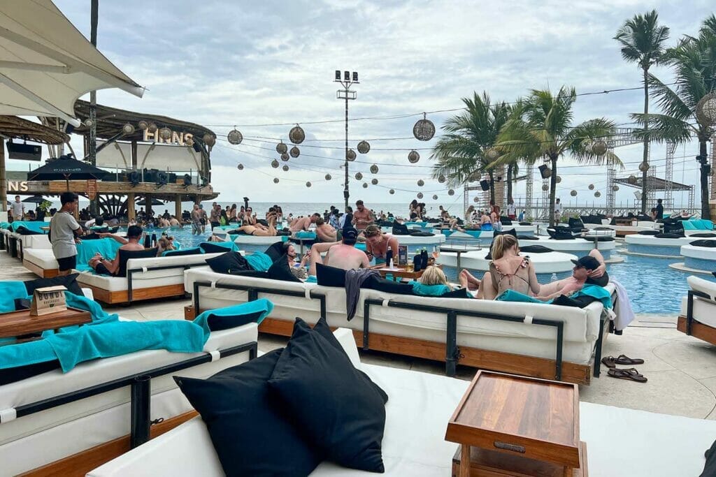 finns-beach-club-bali - Londoner In Sydney finns-beach-club-bali