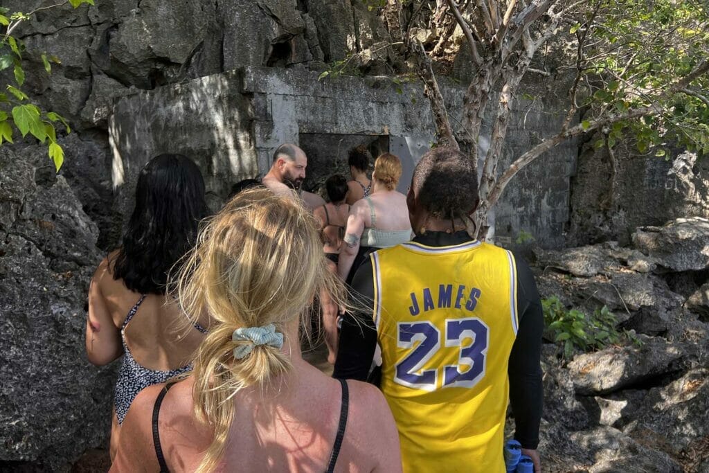 sawa-i-lau-caves-fiji-blue-lagoon-cave-fiji - Londoner In Sydney sawa-i-lau-caves-fiji-blue-lagoon-cave-fiji