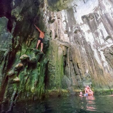 sawa-i-lau-caves-fiji-blue-lagoon-cave-fiji