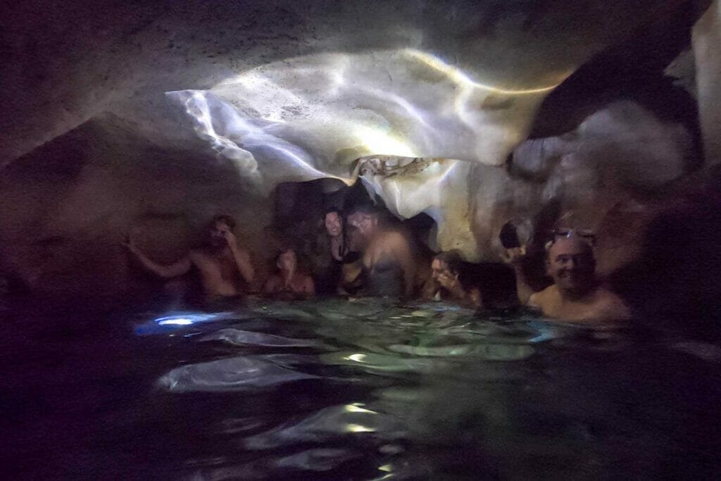 sawa-i-lau-caves-fiji-blue-lagoon-cave-fiji - Londoner In Sydney sawa-i-lau-caves-fiji-blue-lagoon-cave-fiji