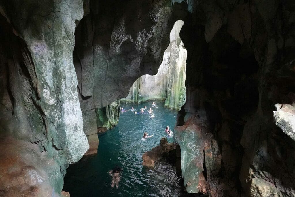 blue-lagoon-cave-fiji - Londoner In Sydney blue-lagoon-cave-fiji