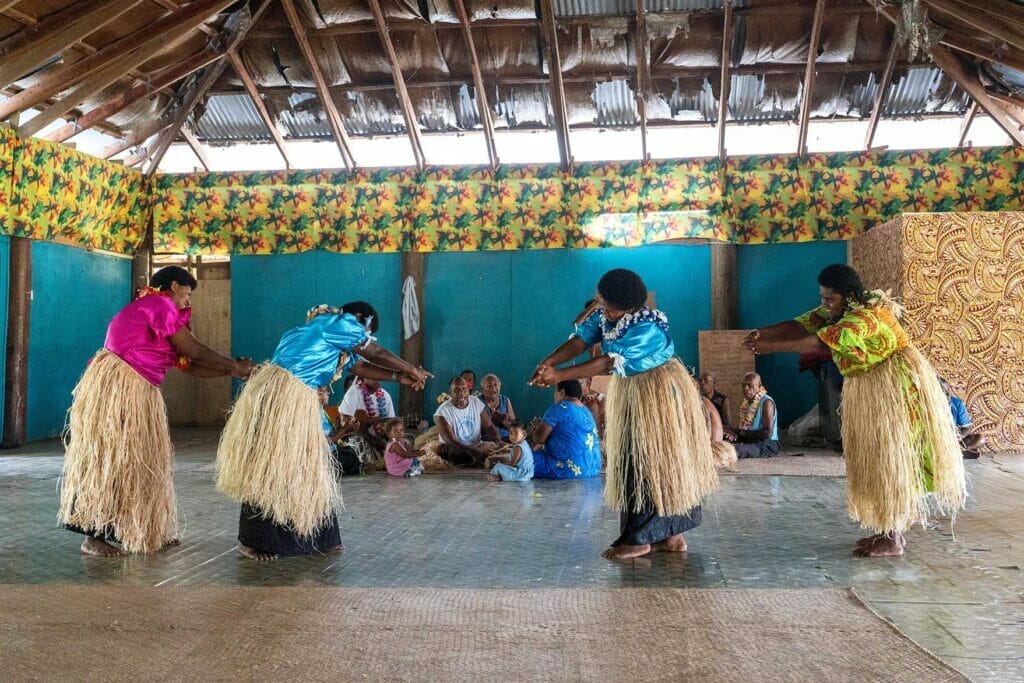 blue-lagoon-fiji-village-visit