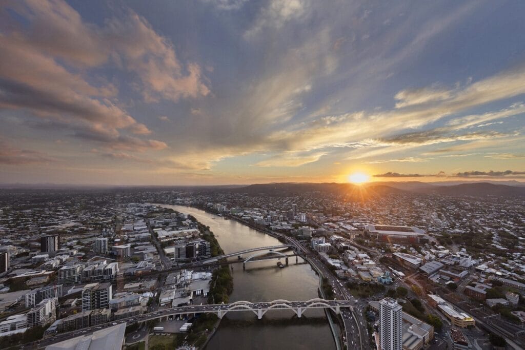 Meriton-brisbane-sunrise - Londoner In Sydney Meriton-brisbane-sunrise