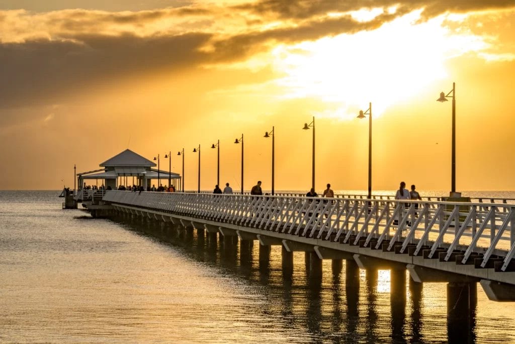 Shorncliffe-Pier-sunrise-in-brisbane