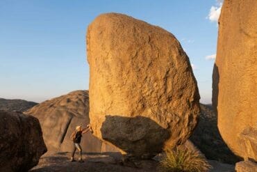balancing-rock-girraween-national-park