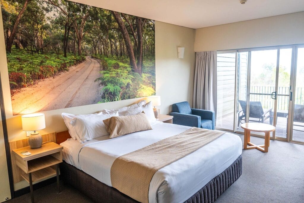 kingfisher-bay-resort-kgari