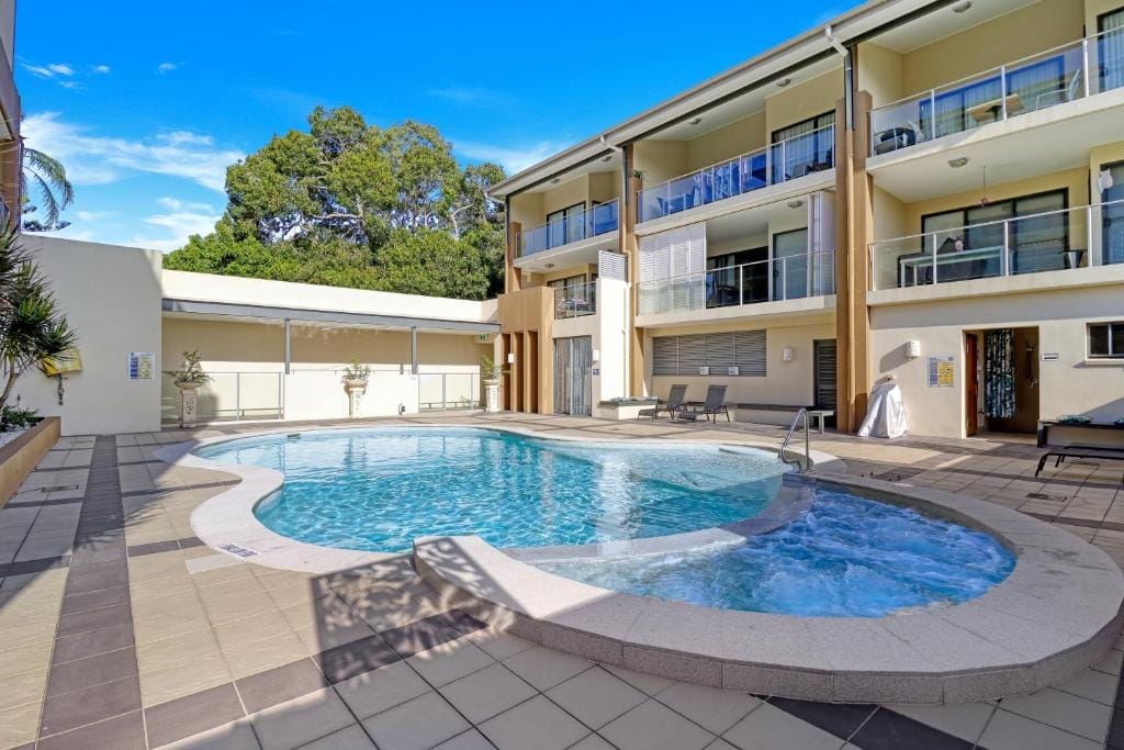 hervey-bay-accommodation - Londoner In Sydney hervey-bay-accommodation