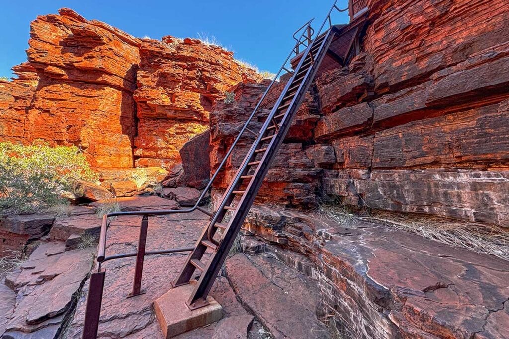 joffre-gorge-karijini-national-park-stairs