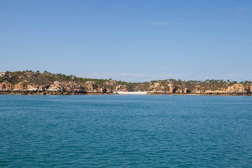 silica-beach-horizontal-falls