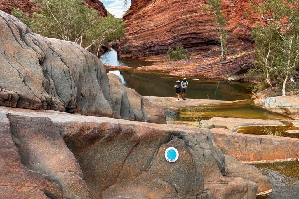 Hamersley-gorge-walk-karijini-national-park-1
