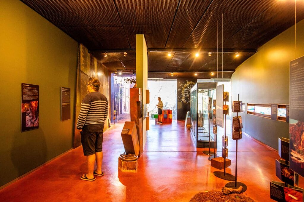 karijini-national-park-tourist-centre - Londoner In Sydney karijini-national-park-tourist-centre